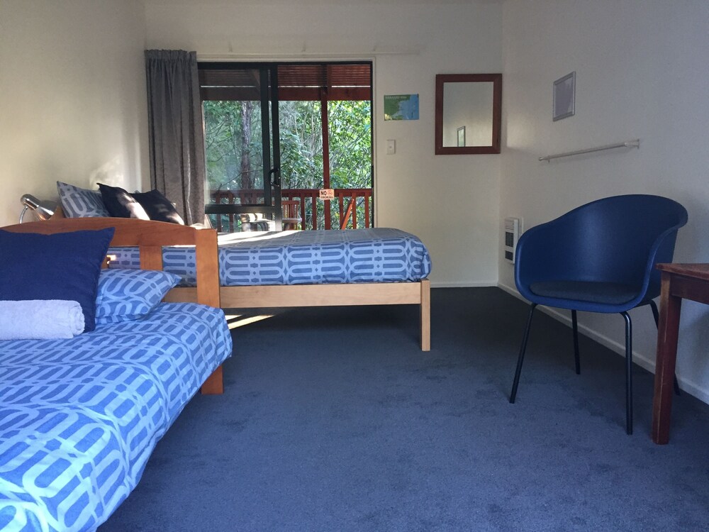 Kanuka Ridge Lodge and Backpackers view 2