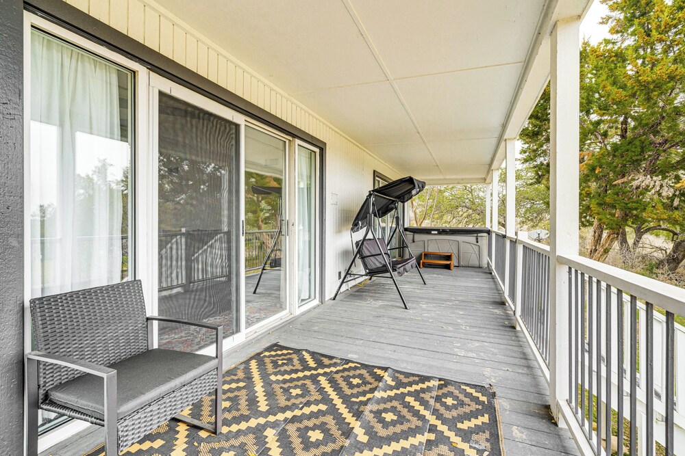 Private Hot Tub & Golf Course Views: Lakeway Gem