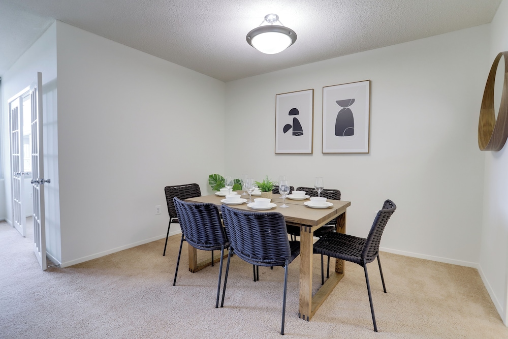 Crystal City Comfortable Apartments