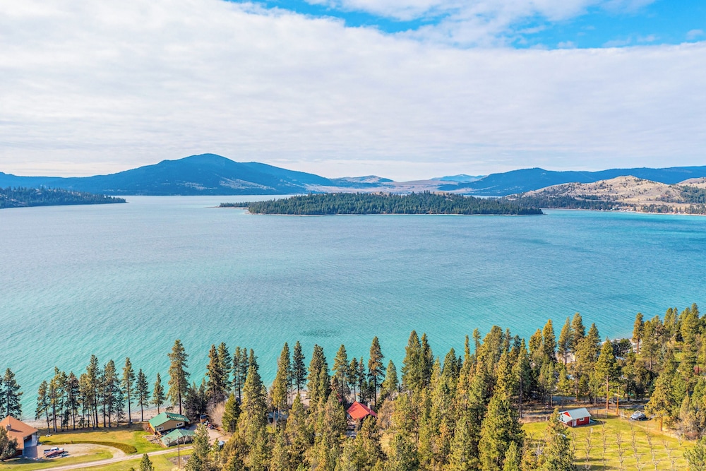 Spectacular Lake-view Retreat w/ Deck, Grill