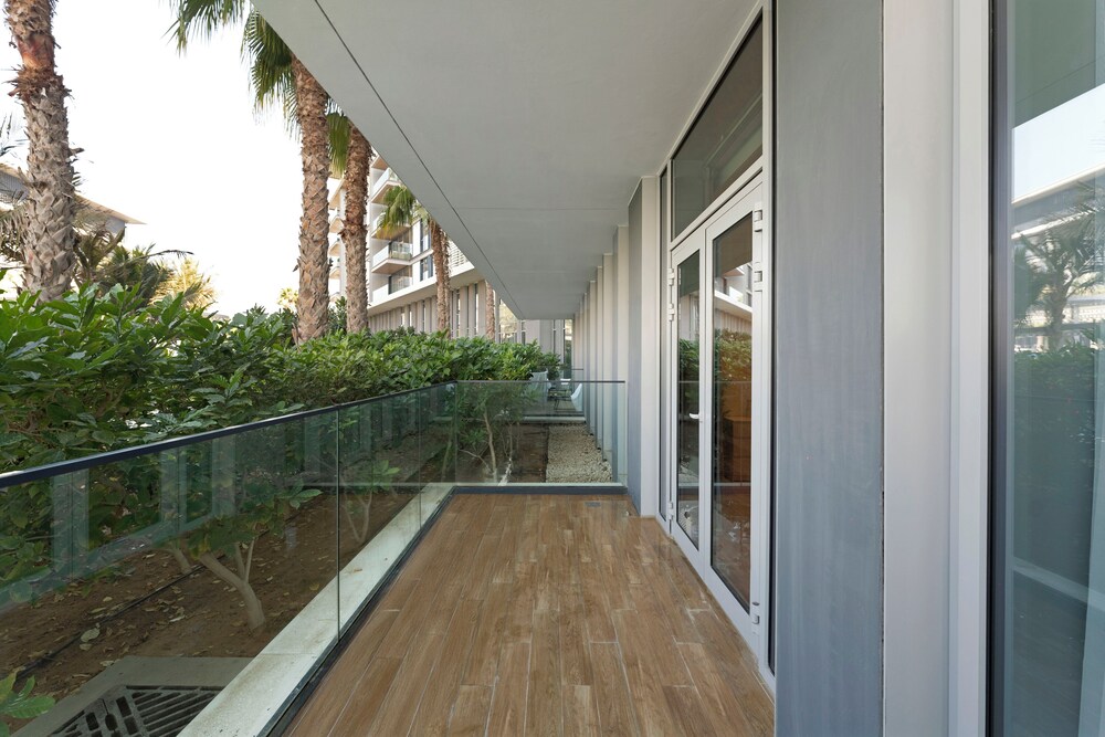 Bluewaters Island 1BR Sea & Ain View