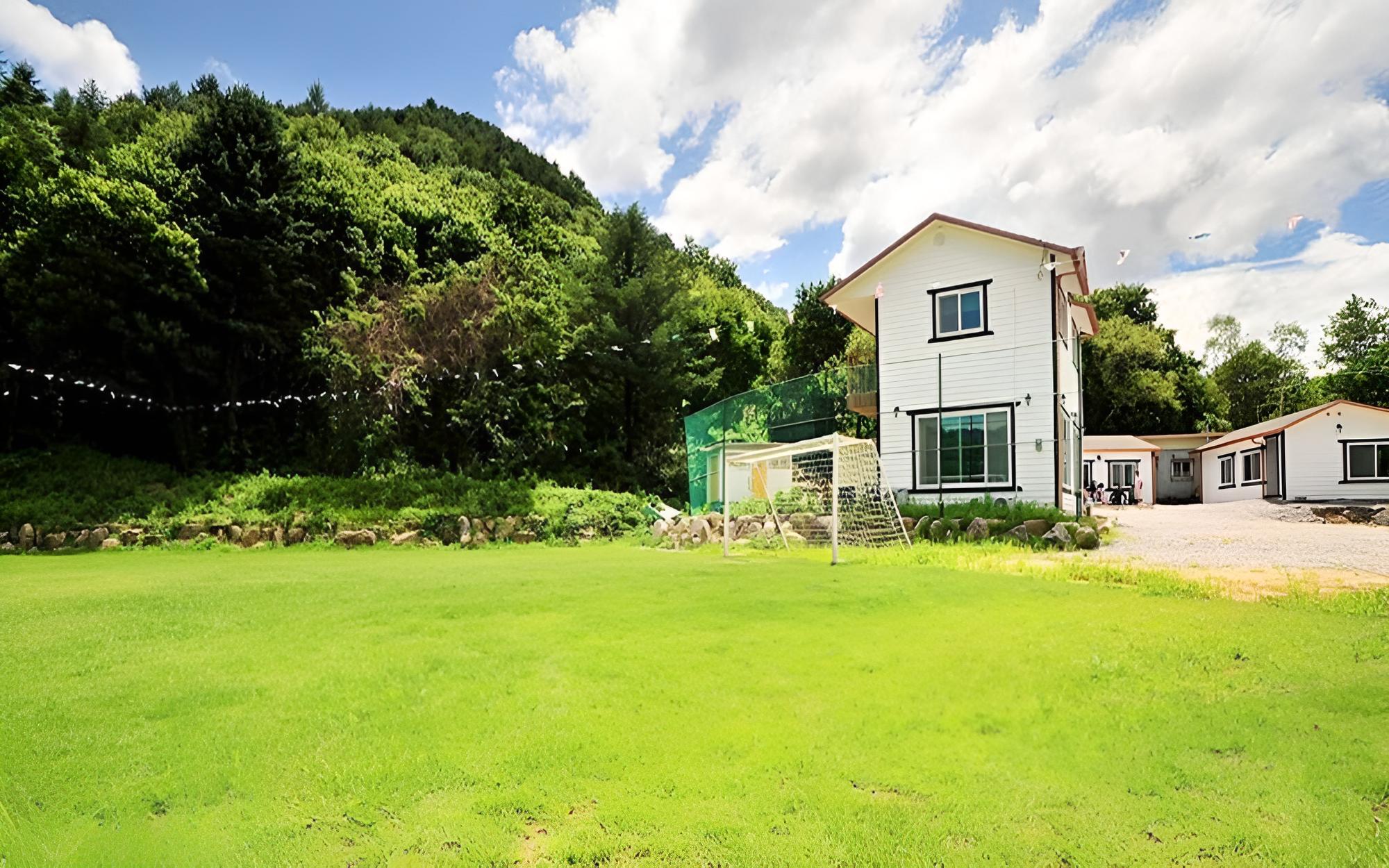 Gapyeong Jandigujang Pension