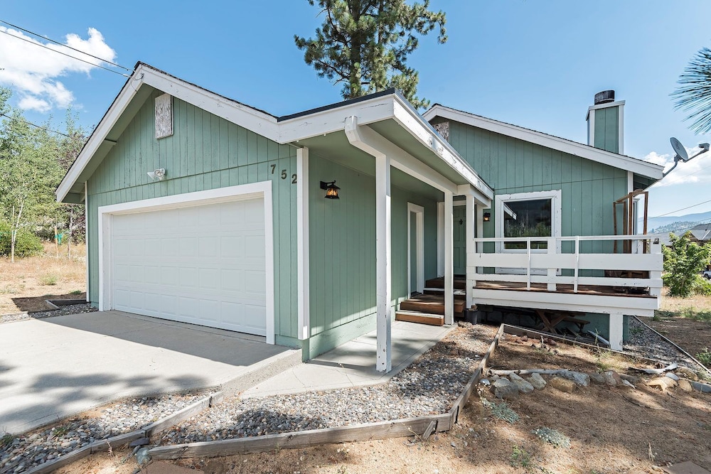 Elk Forest Escape Economy Family Abode view 2
