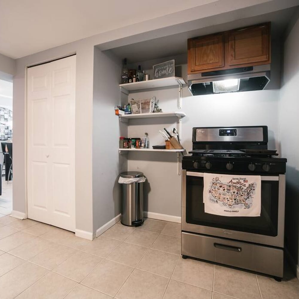 Midway Airport 2 Bedroom With Full Kitchen