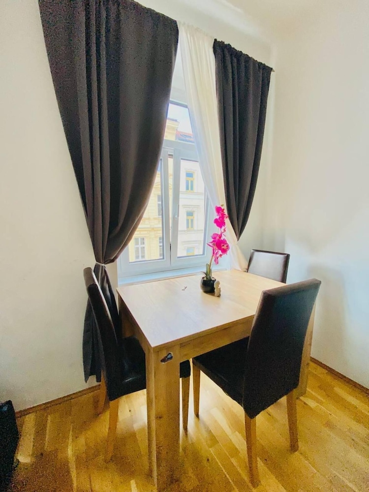 Beautiful Stay for 5 Near Stadthalle