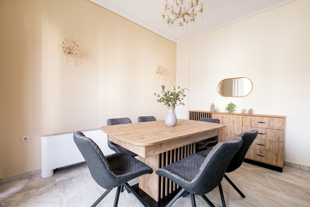 Kallisti 2BR Apt & Balcony in Nea Smyrni