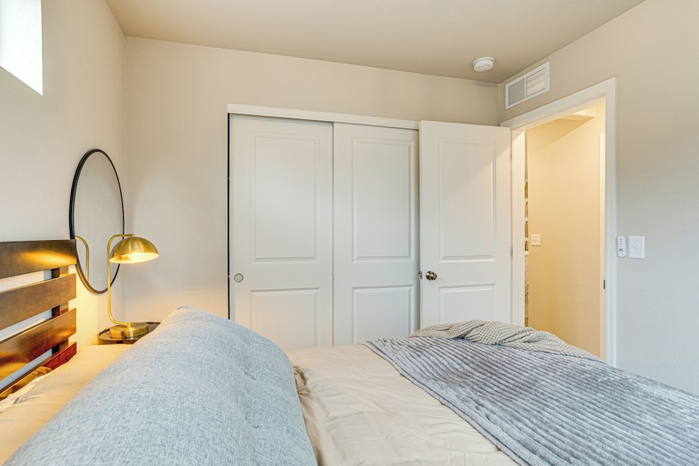 13 Mi to Dtwn Denver: Spacious Home w/ Balcony!