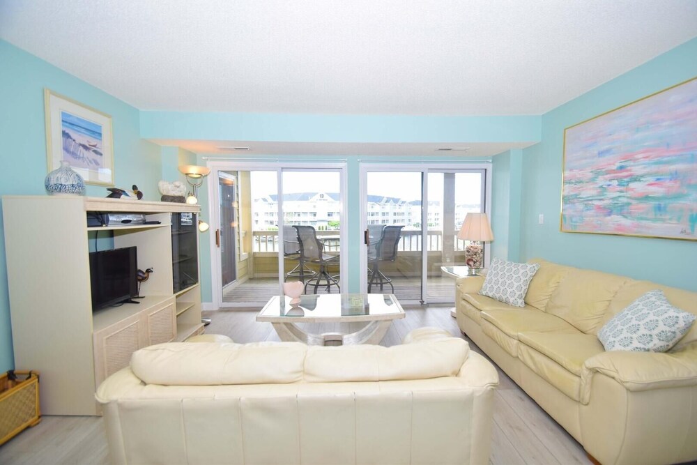 Seascape-heron Harbour 200-9 2 Bedroom Condo by RedAwning