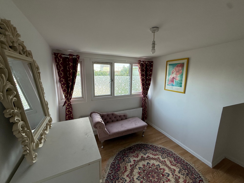 Duplex Sleeps 4 With Pets Allowed