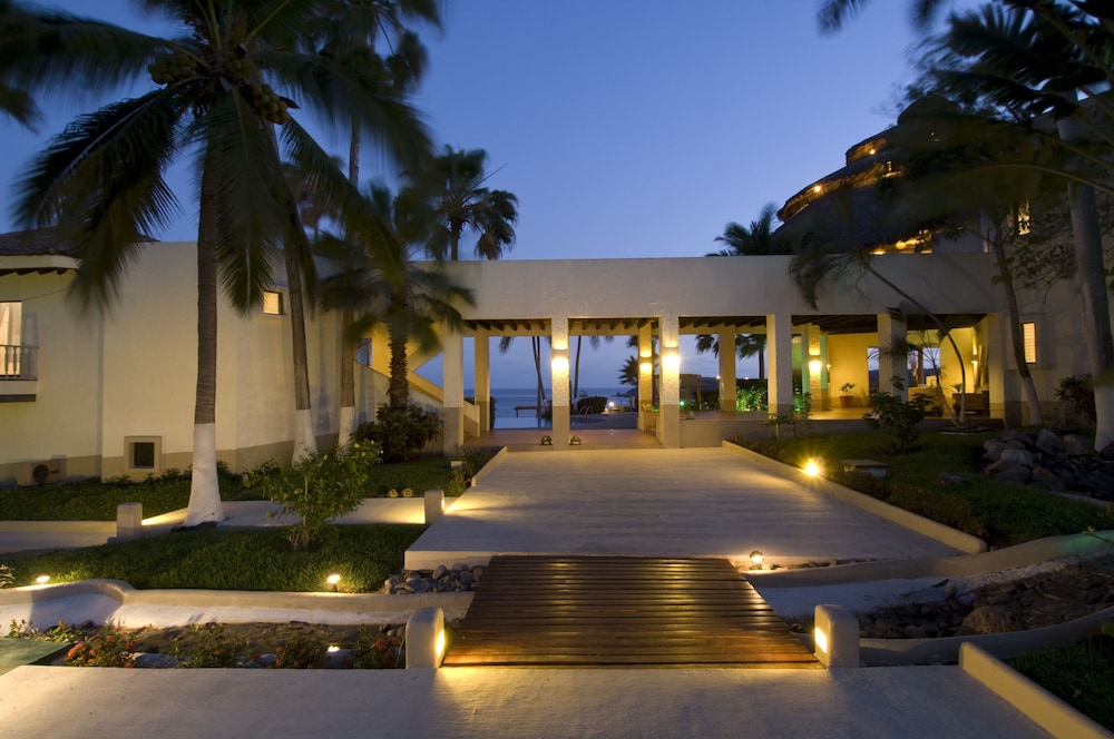 Hotel Punta Serena  Resorts- Couples Only - Property Image 10