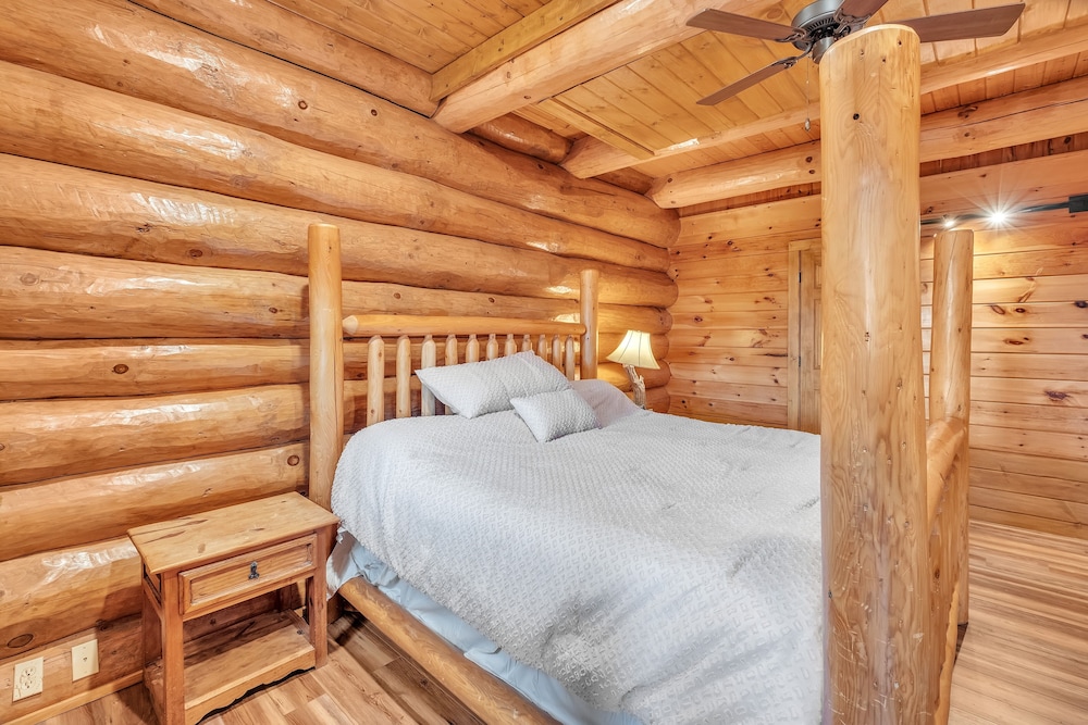 Sky Views - Panoramic Views 2 Bedroom Cabin by Heavenly Views Resort view 2