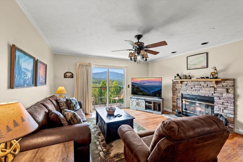 Sleeps 4 Mountains Views Indoor Pool Sauna