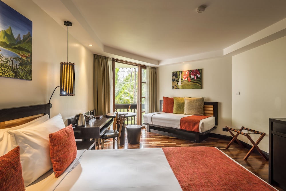 Warwick Fiji - view 17