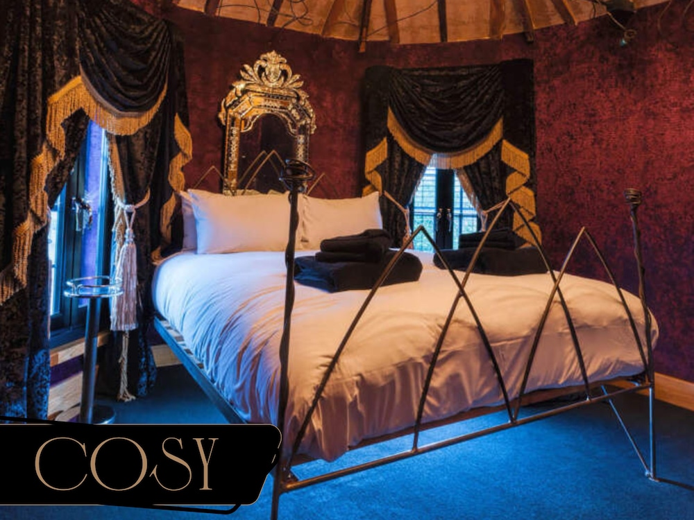 Oxford Vacations - Crazy Bear Hotel-Stadhampton - Property Image 33