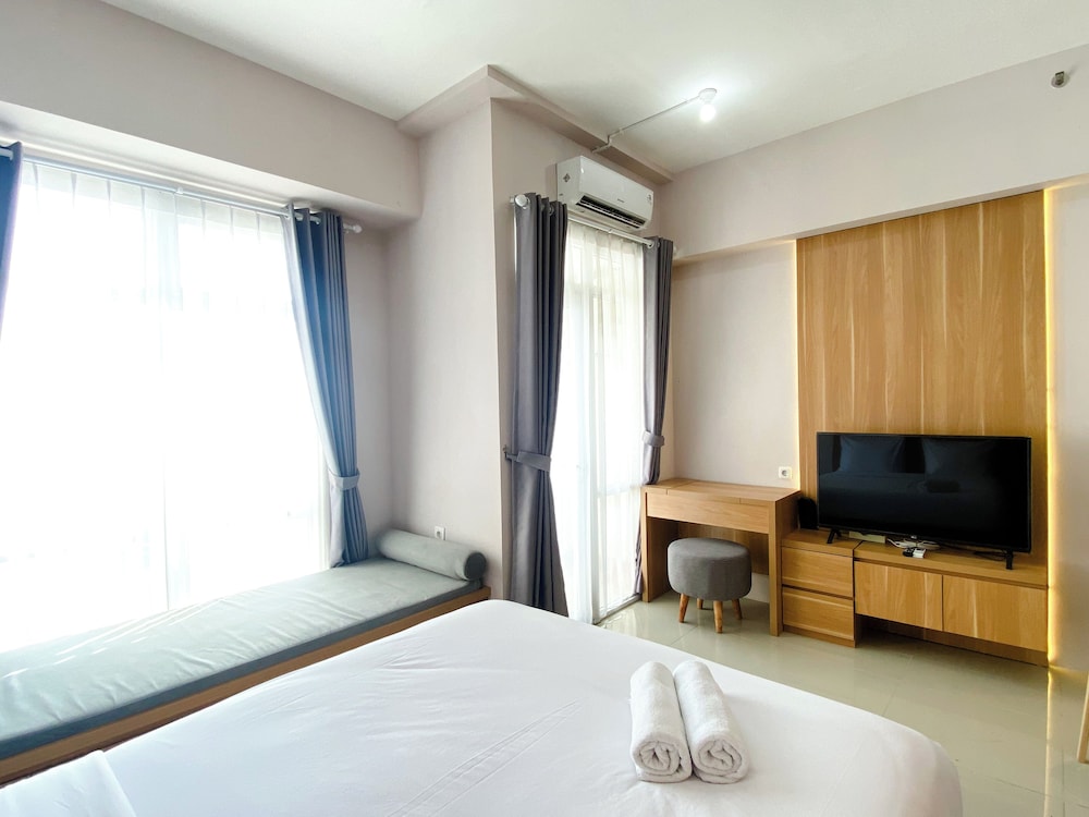 Wonderful And Homey Studio Vasanta Innopark Apartment