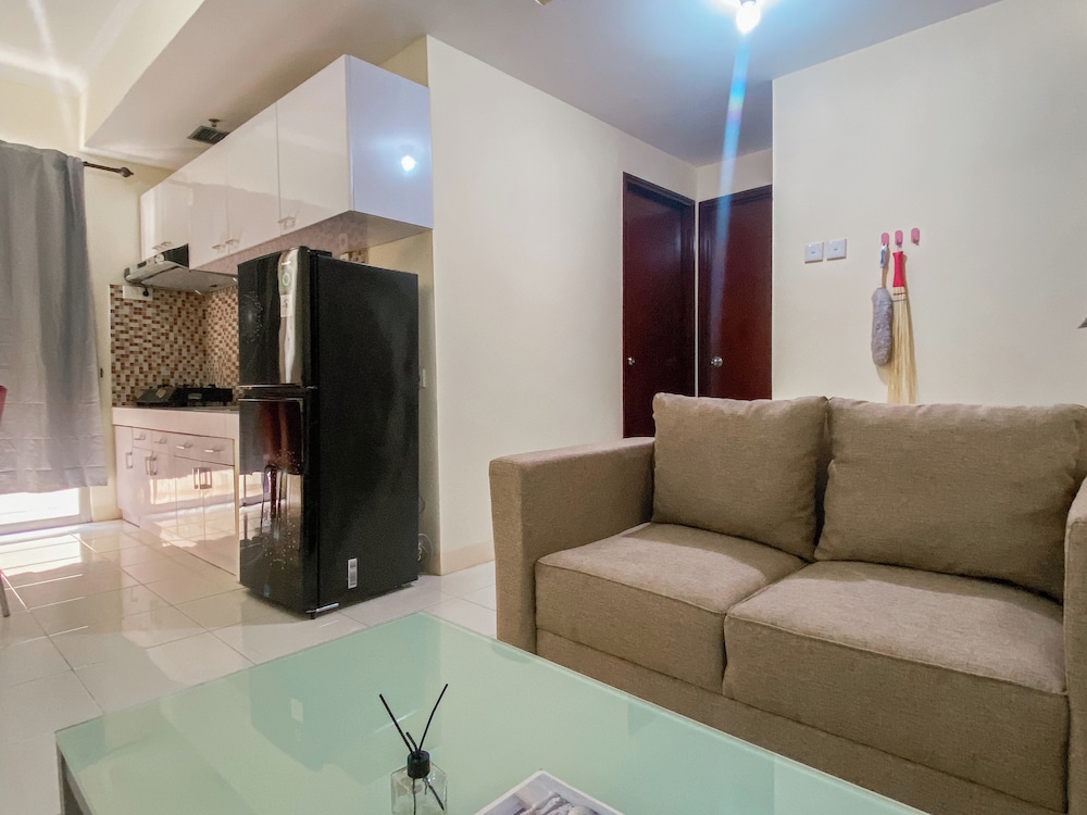 Homey And Modern 2Br At Marina Ancol Apartment