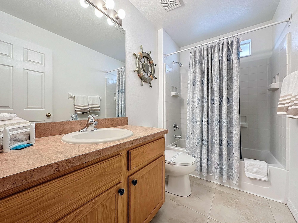 South Facing Pool Home With Golf Course Views