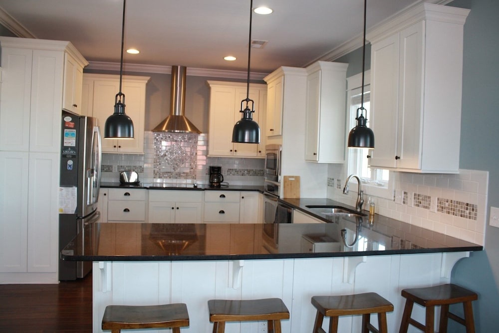 Beach Crew 4 Bedroom Home by RedAwning
