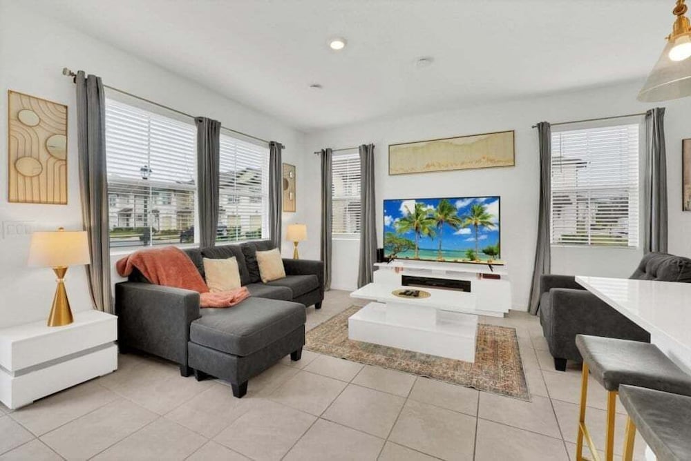 3 Beds 3 Baths Cozy Town Home 3 Bedroom Townhouse