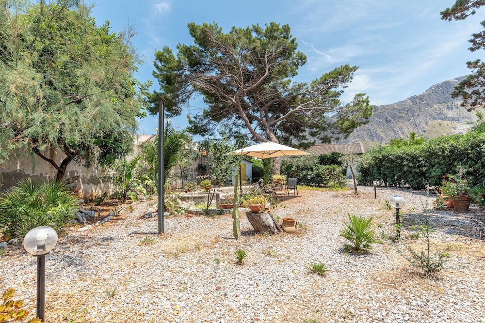 Isola delle Femmine Apartments by Wonderful Italy
