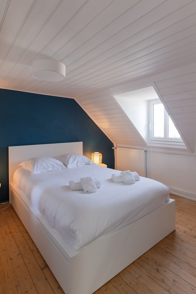 House in Ploudalmezeau by Rock Beach
