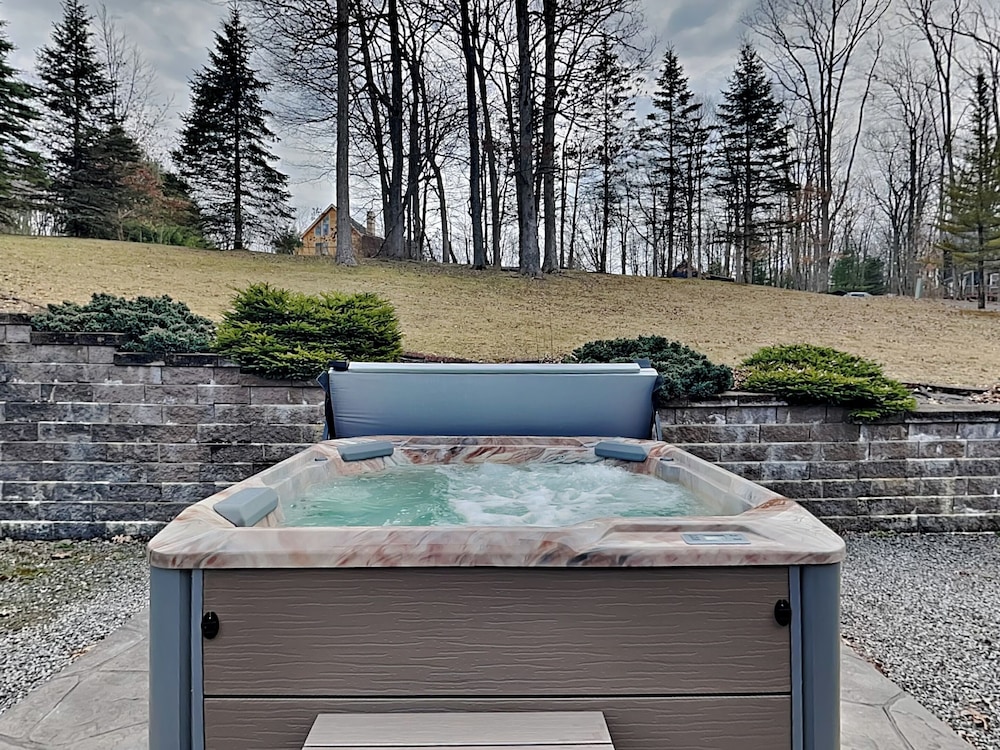 The Old World Chalet by Taylor Made Deep Creek