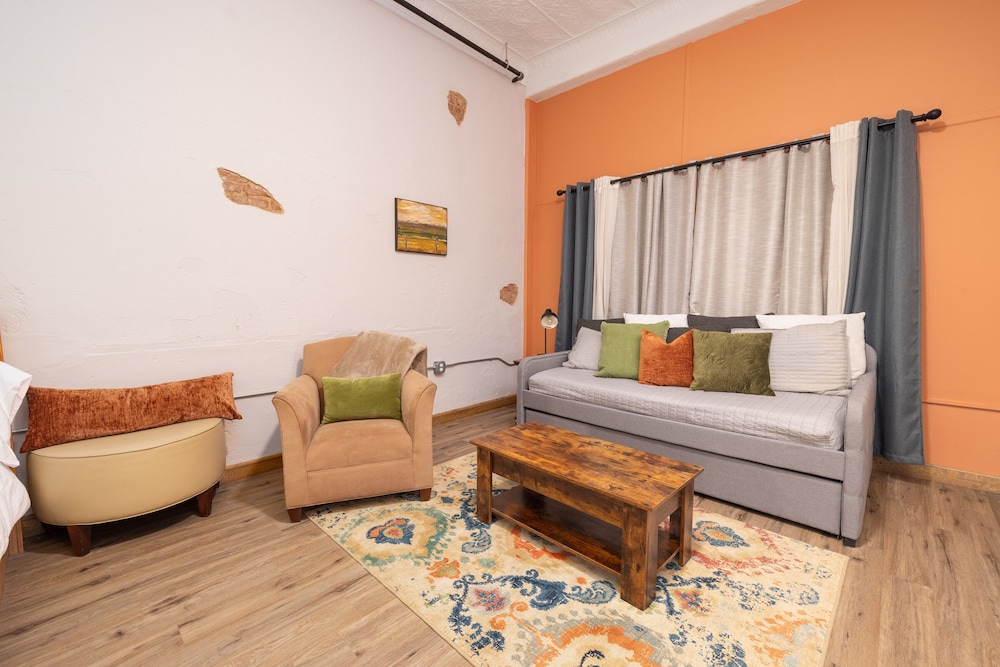 Hartwell Suites - Property Image 4