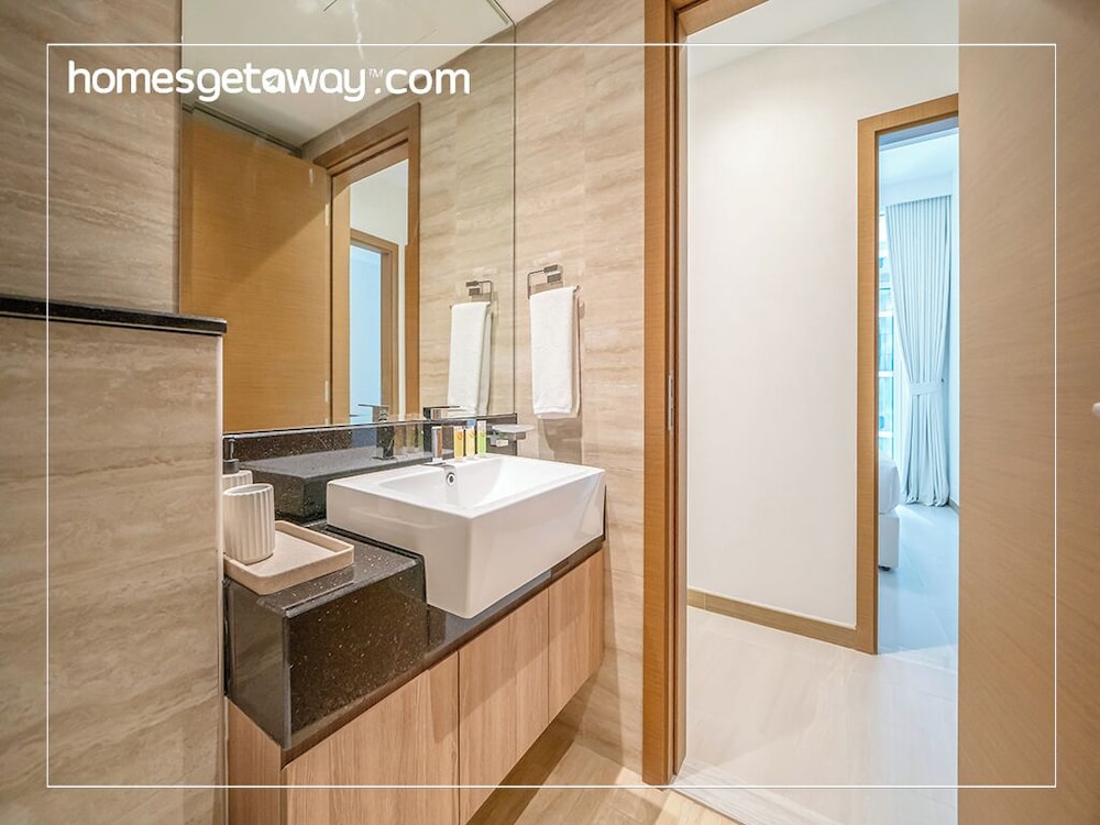 Contemporary 2BR Apt Fully Furnished