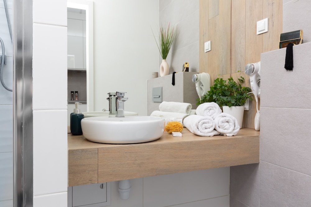 Apartment Varsovia Kasprzaka by Renters view 3