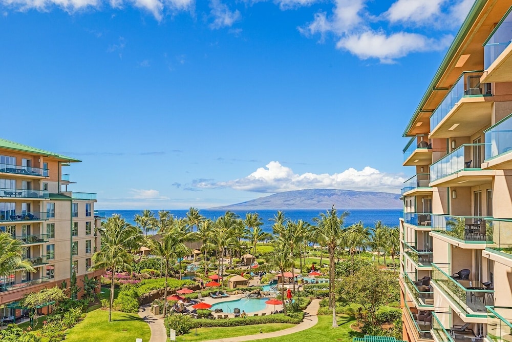 Honua Kai-konea #539 2 Bedroom Condo by RedAwning