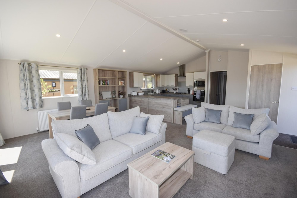 Long View East 18 in Roebeck Country Park Sleeps 4 view 2