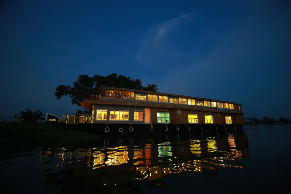 Best Kerala Houseboat view 5