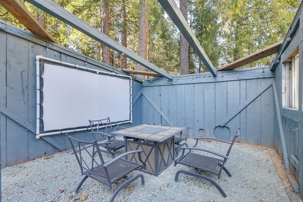 Fire Pit + Grill: Serene Retreat in Hathaway Pines