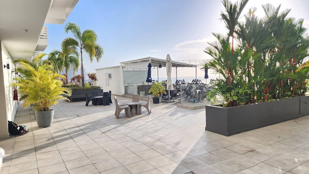 Executive Apartment on Balboa Avenue