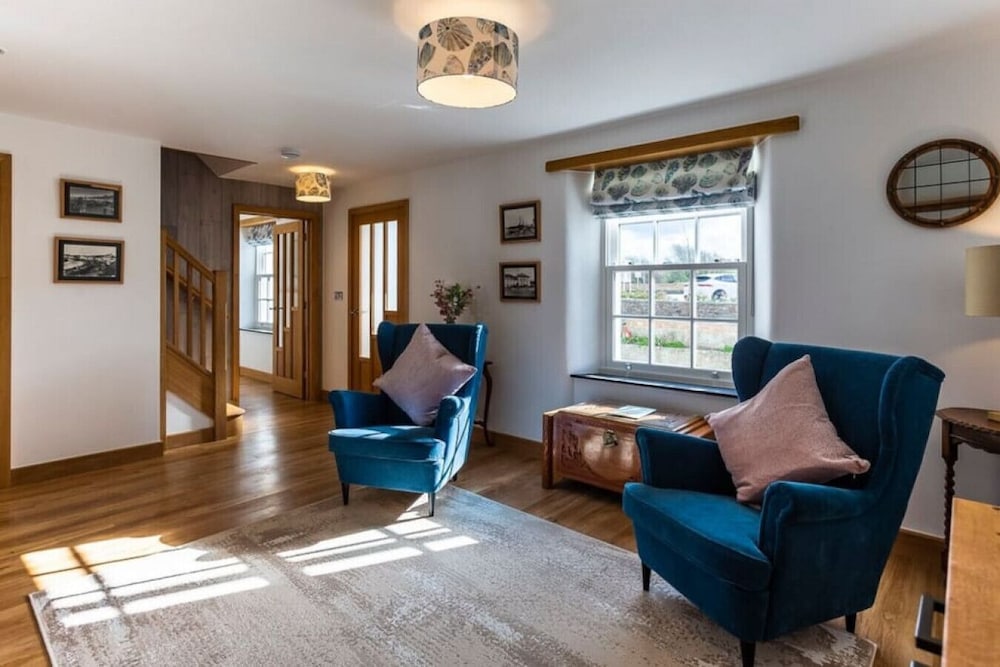 Number 1 Bossiney House