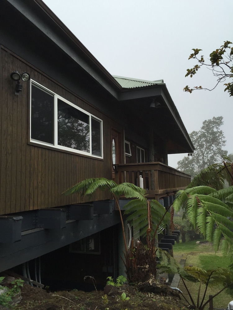 Volcano Acres Ranch B&B
