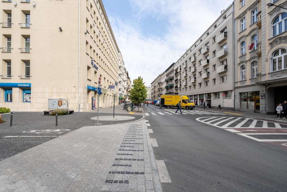 Poznań Center Apartment by Renters view 3