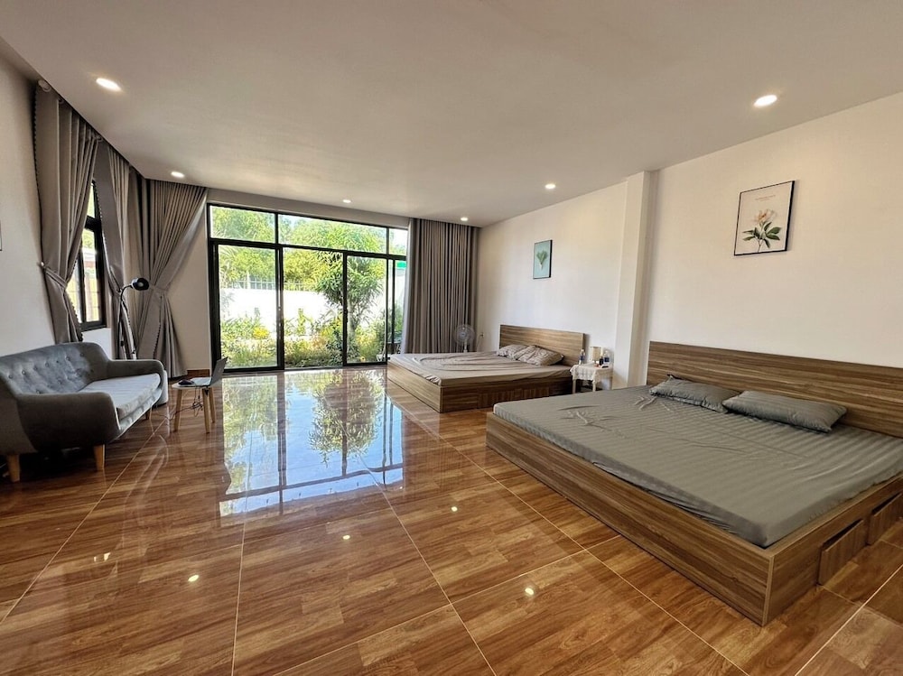 HOMESTAY HALONA