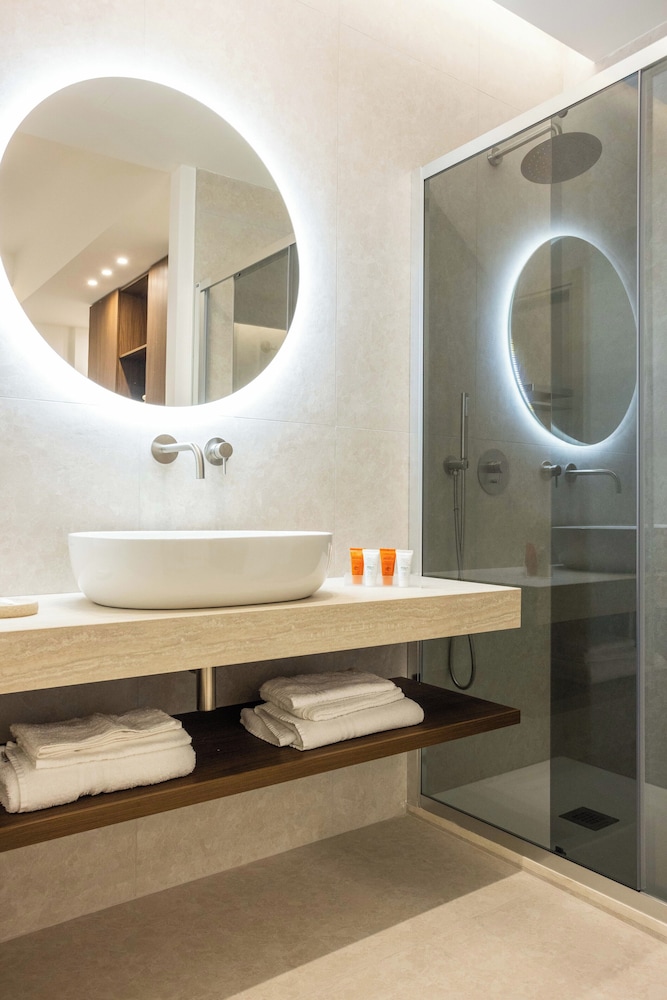 Nora's Suites