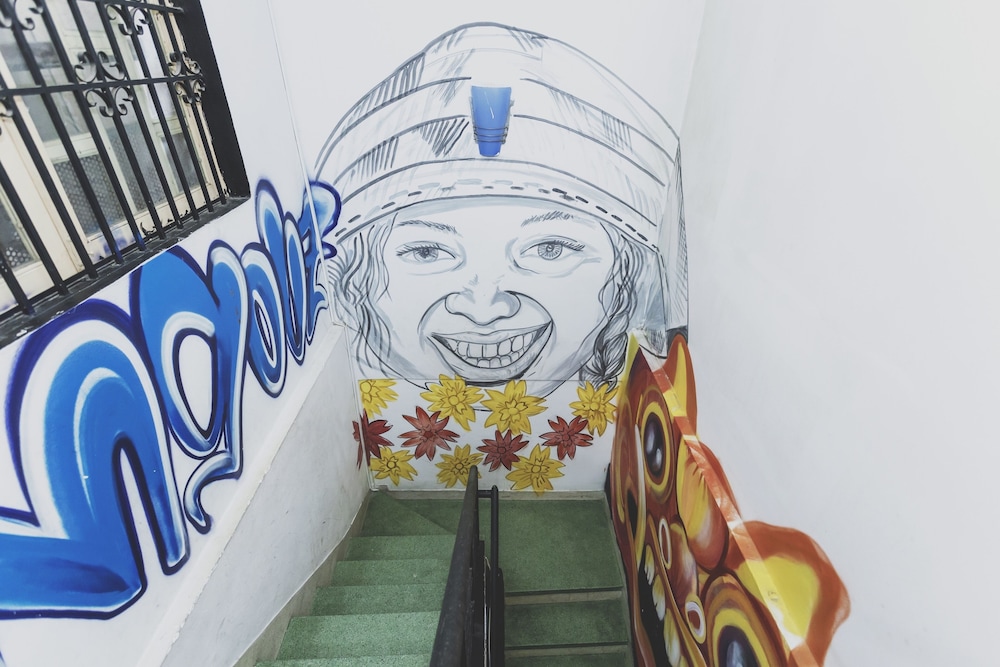 Hangout Hostel HCM