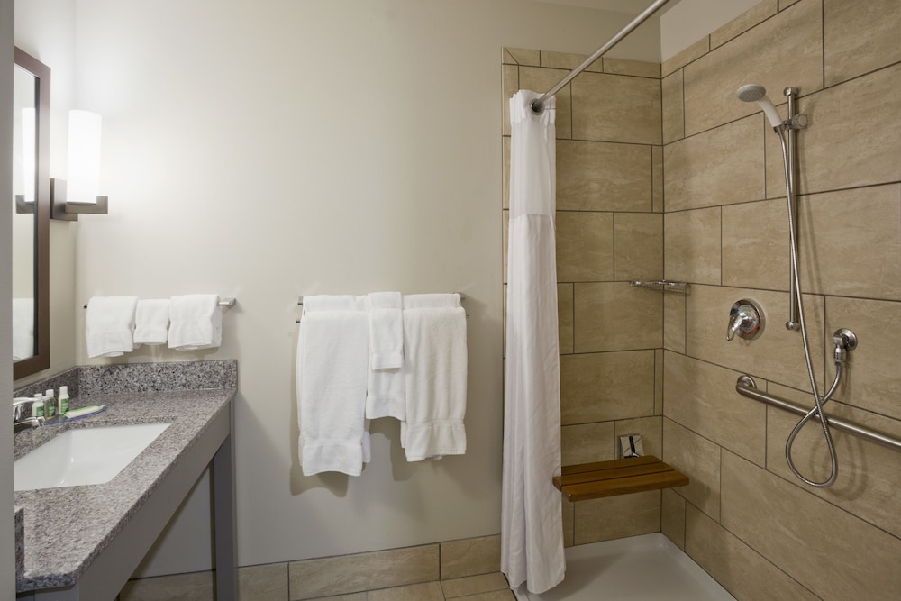 GrandStay Hotel and Suites