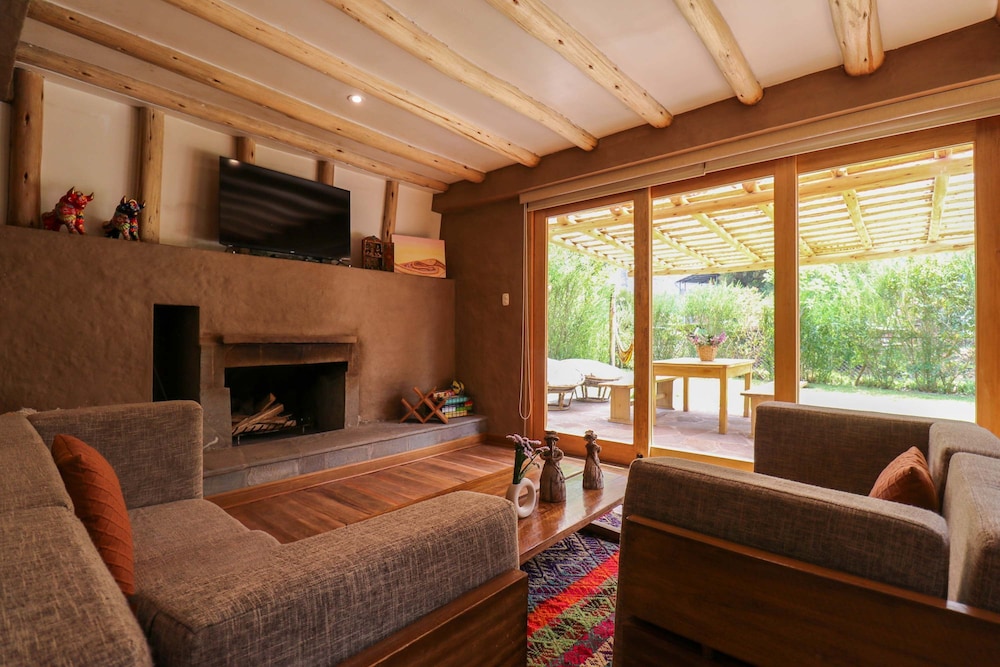 w Majestic 3BR House in Villa Sagrado