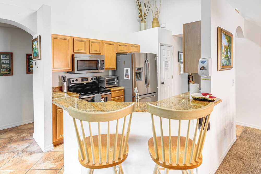 3 Mi to Disney World: Poolside Oasis w/ Game Room