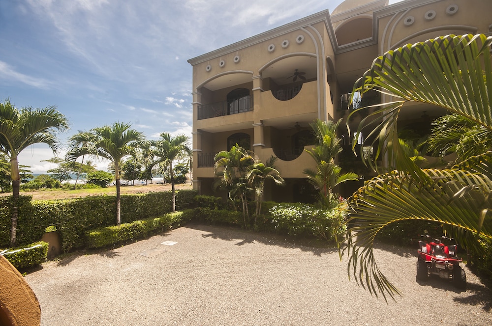 Monte Rey by Dream Makers