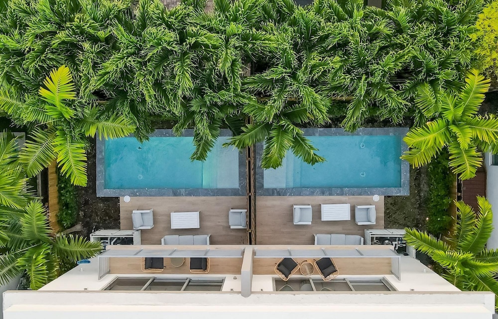 The Modernista 2 - Large Townhome With Pool