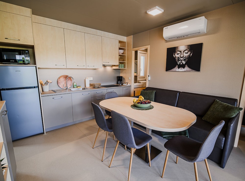 Lakeside Luxury Retreat Mobile Homes With Thermal Riviera Tickets