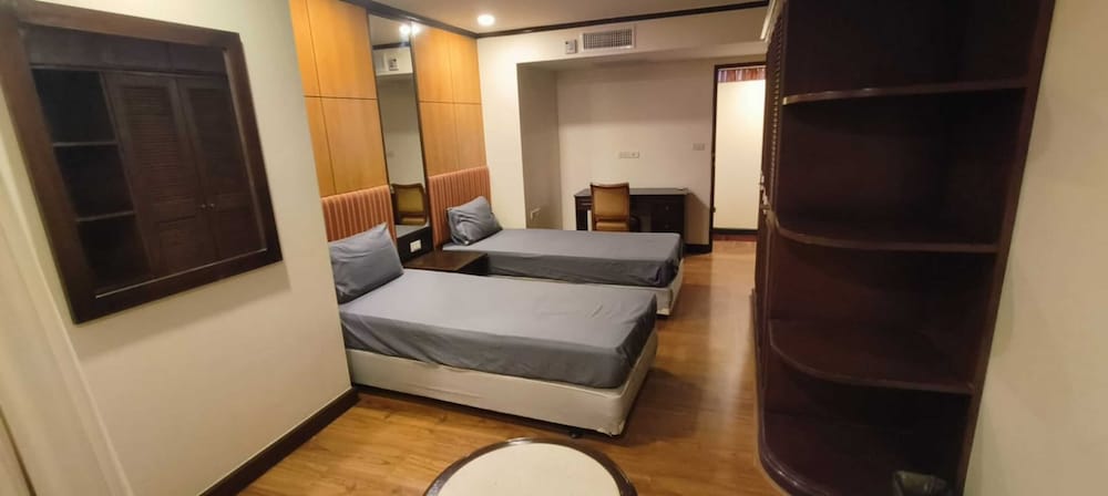 Omni Tower Sukhumvit Nana - Direct