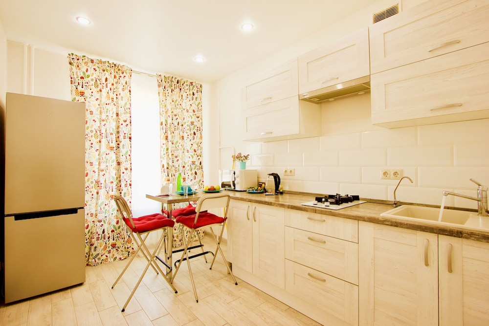 LUXKV Apartment on Nikoloyamskiy 3A