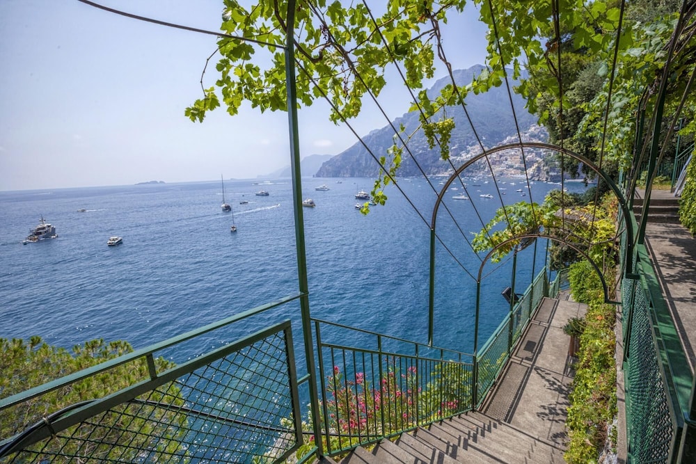 Villa Lo Scoglio in Positano view 3