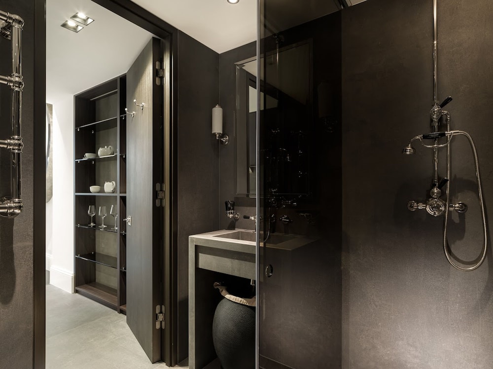 Harrods Knightsbridge Premium Suite I